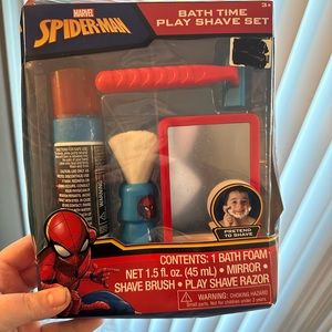 Little boys bathtime Spider-Man play shave set!